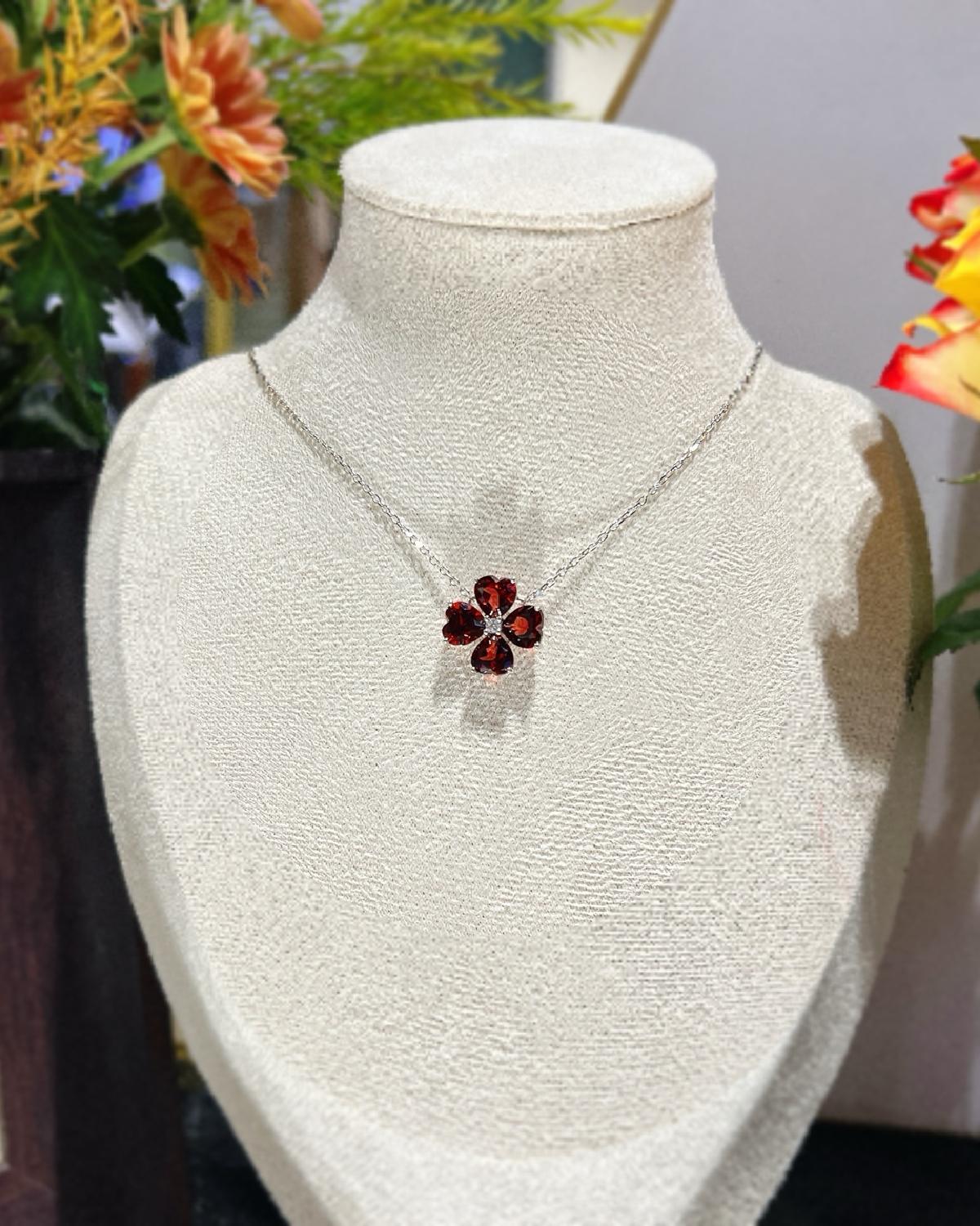 Four leaf clover garnet necklace silver featuring Red Garnet