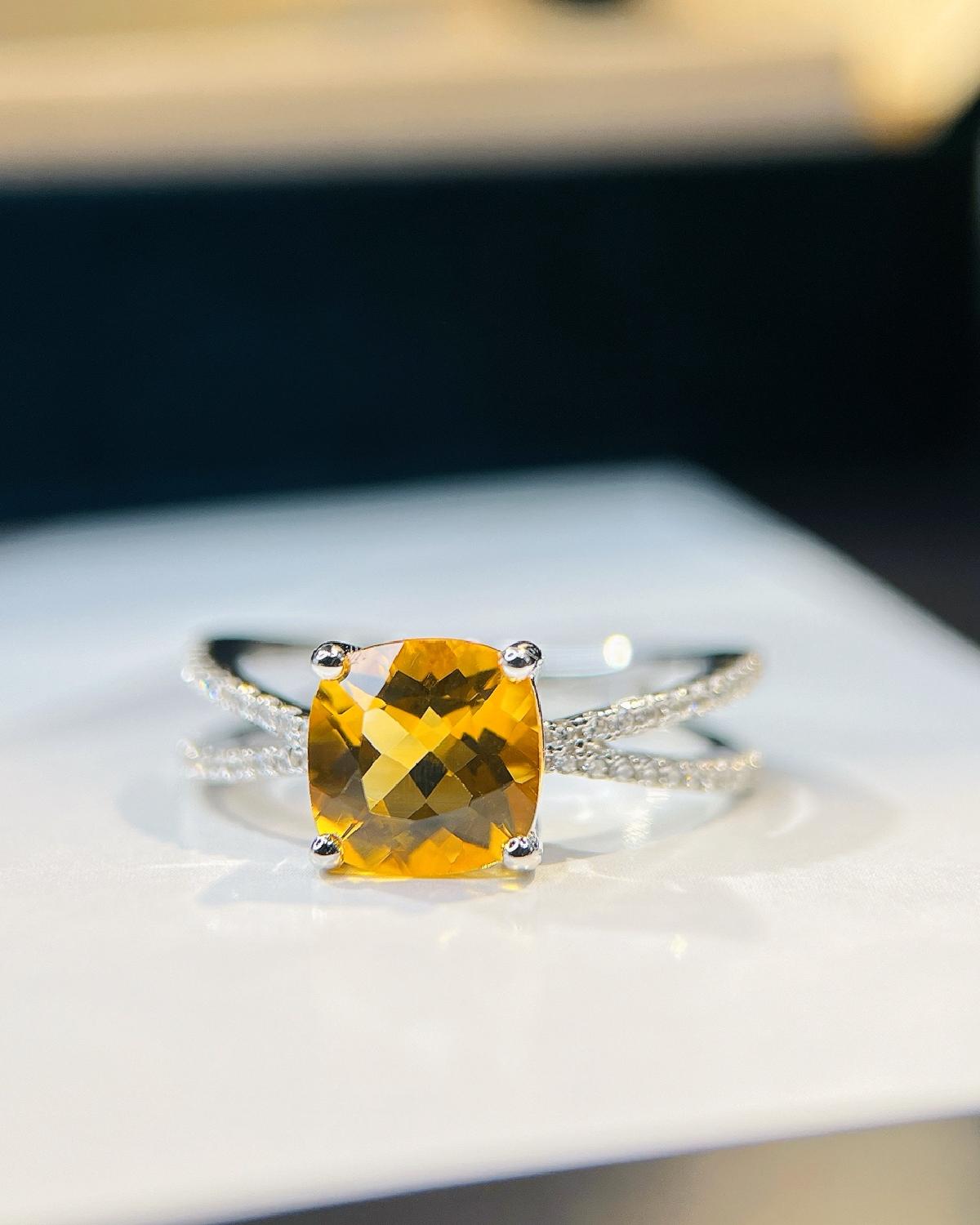 Lifestyle photography of Round cut citrine ring split shank featuring Round Cut center stone